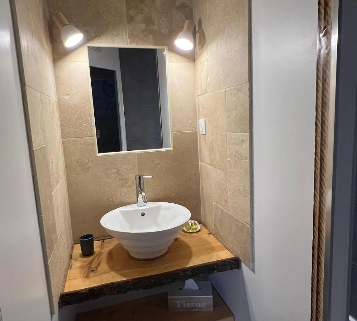 Couette-café Chambre d'hôtes Le Bol d'Air avec jacuzzi Castelnau-sur-lʼAuvignon France